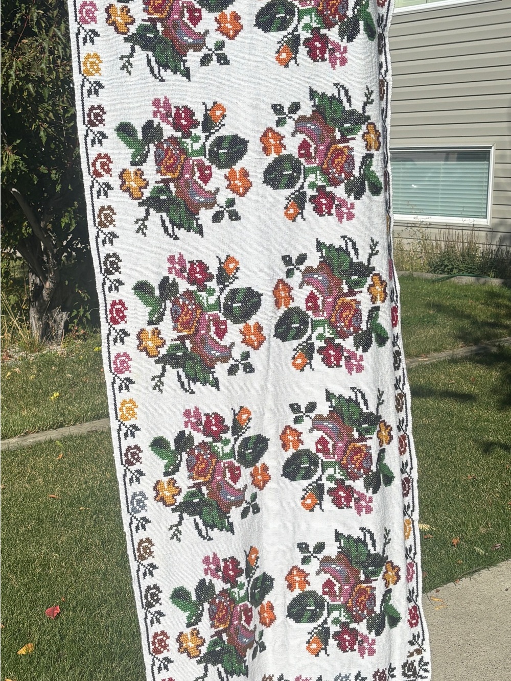 Embroidered Cross-Stitch-Esk Floral Table Runner Grandma Cottagecore Couch Throw